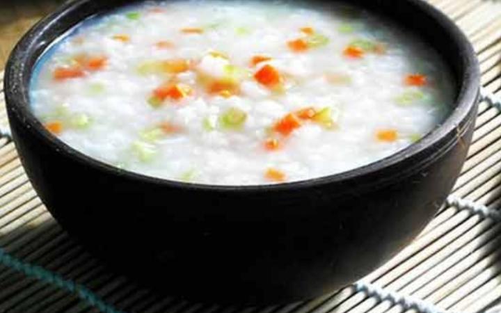 怎么防止狗狗跑脚磨破出血,狗狗脚磨破皮出血处理方法