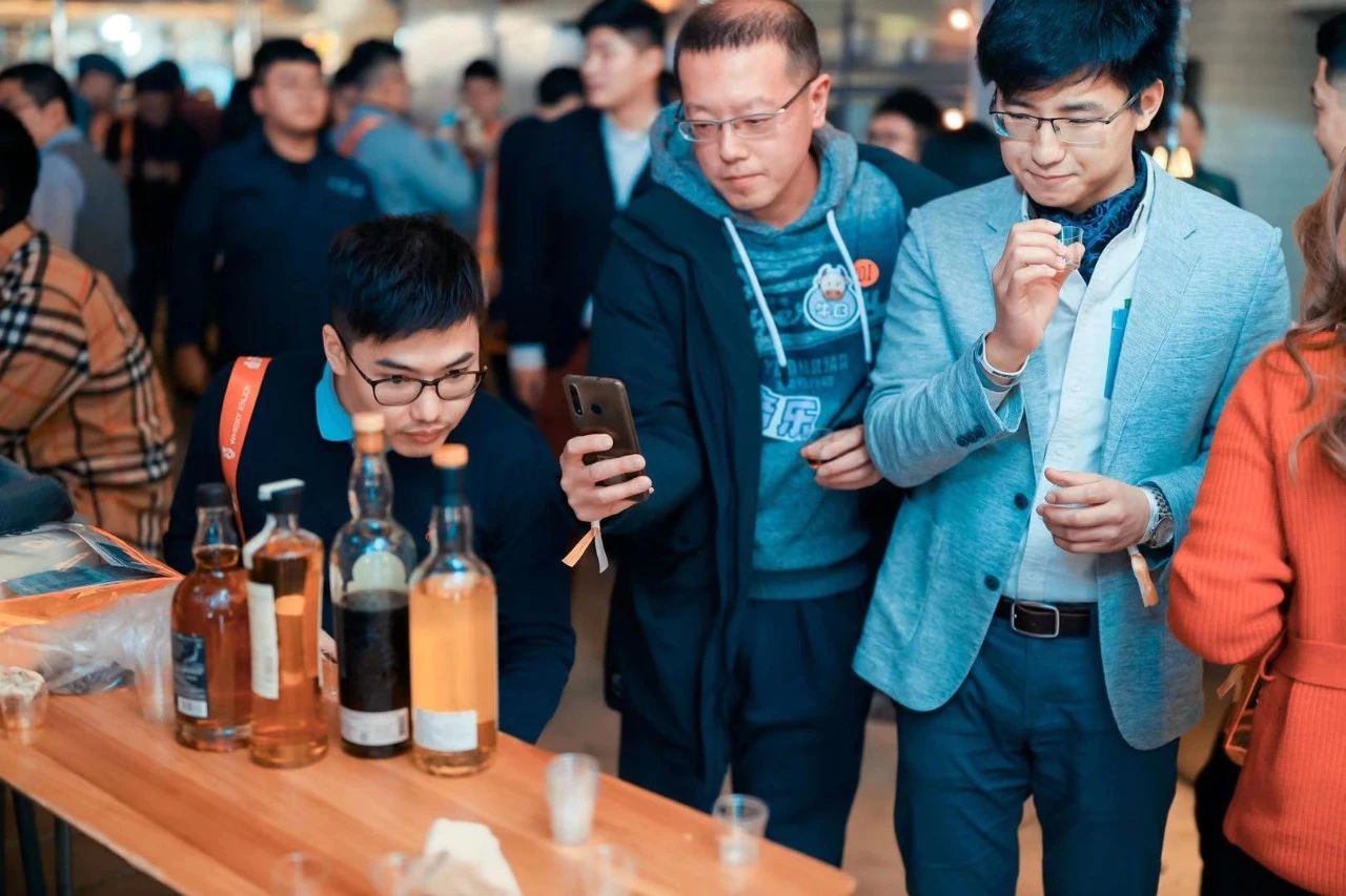 omg加工视频大全,omg夺冠高燃酒吧介绍