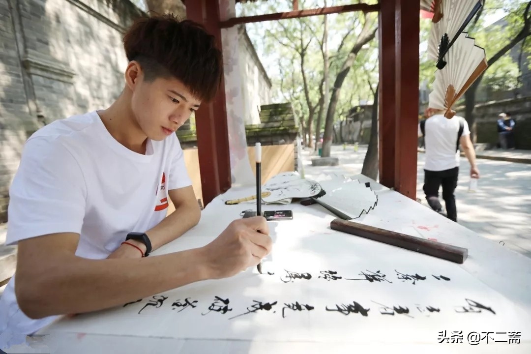 摆摊卖毛笔书法,摆地摊卖书法作品