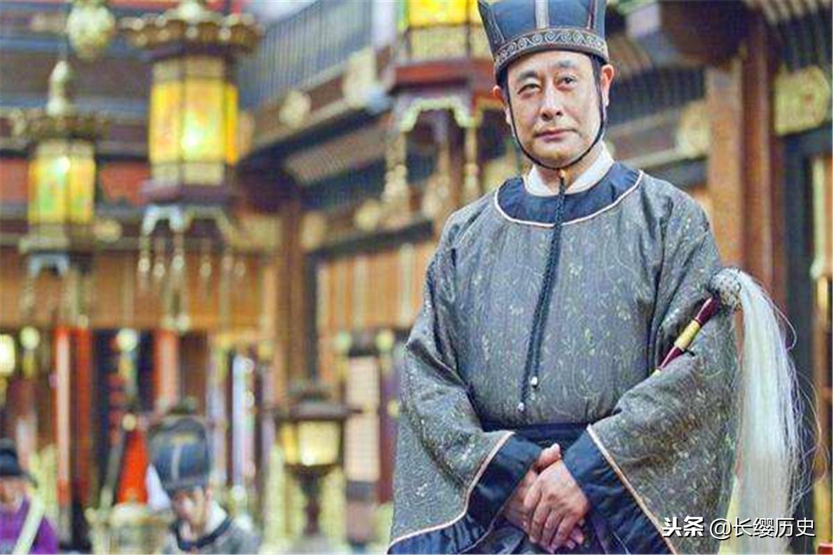 俗语“麻面无须不可交，罗锅腰怀杀人刀”，老人们识人好坏的标准