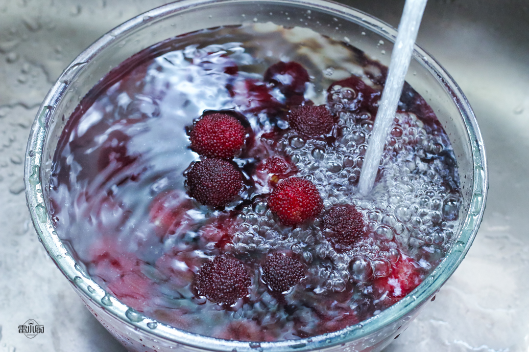 盐水为什么可以泡出杨梅里的虫子,为什么淡盐水可以泡出杨梅的虫子