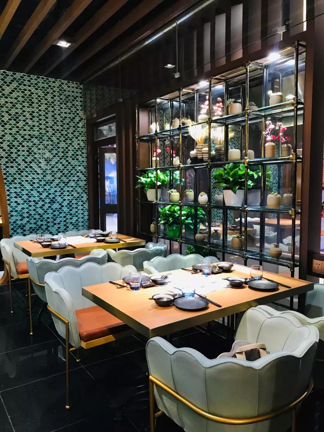 Madein*疆新**！不用100元能吃三文鱼全鱼宴？！