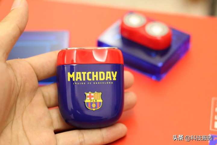 巴萨联名款剃须刀，日本刀头+德国材质打造，价值超过它的价格