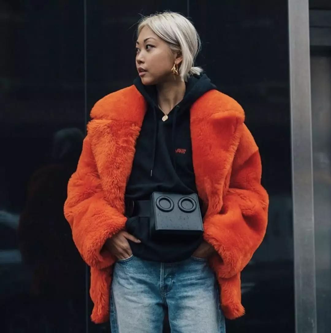 最新款的腰包简单一点,斜挎腰包最值得入手的大牌