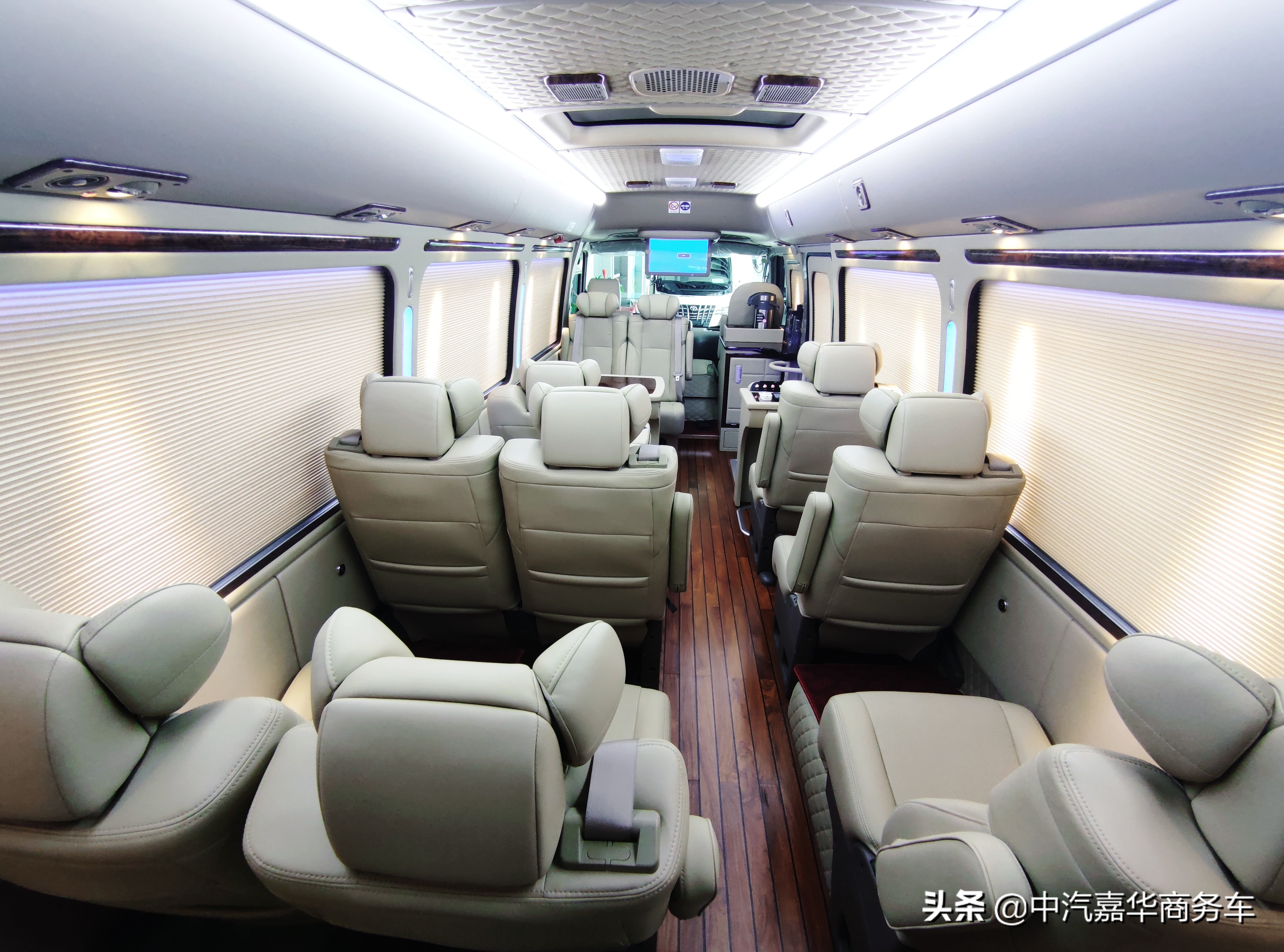 丰田考斯特商务车值得入手吗,丰田考斯特16座客车