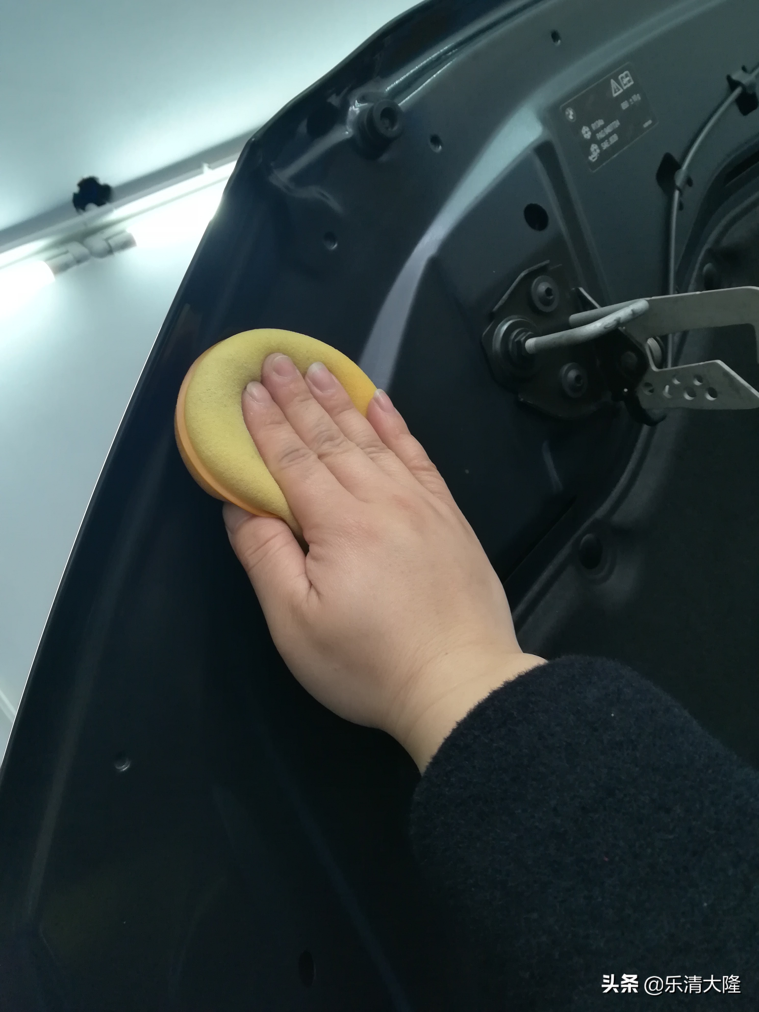 广州宝马7系内饰清洗,宝马7系发动机舱清洗