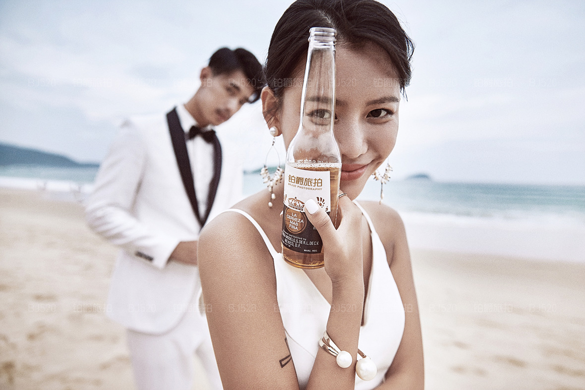 海景婚纱照的服装该如何选择,海景婚纱衣服怎么选
