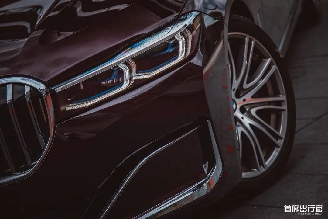 一台宝马740,一辆宝马740