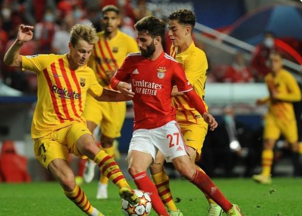 欧冠新排名！梅西助巴黎登顶C罗绝杀挽救曼联巴萨连败小组垫底