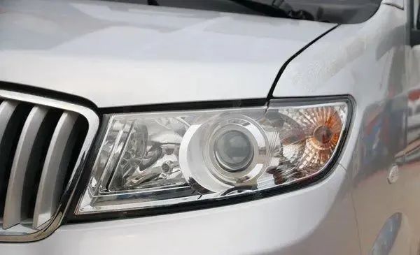 金杯s22双排微卡和t32对比,金杯t32微卡小货车限重是多少