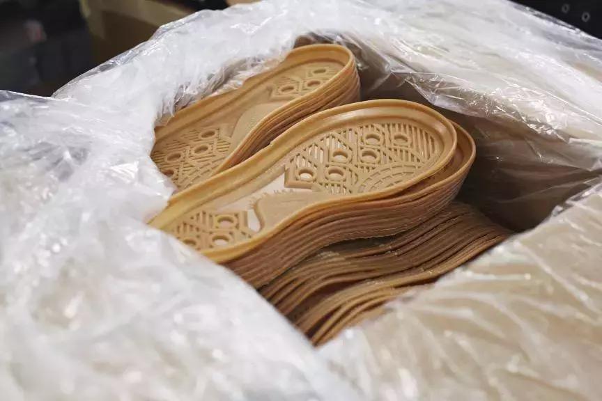 匡威最经典的帆布鞋,与匡威1970s相似的鞋