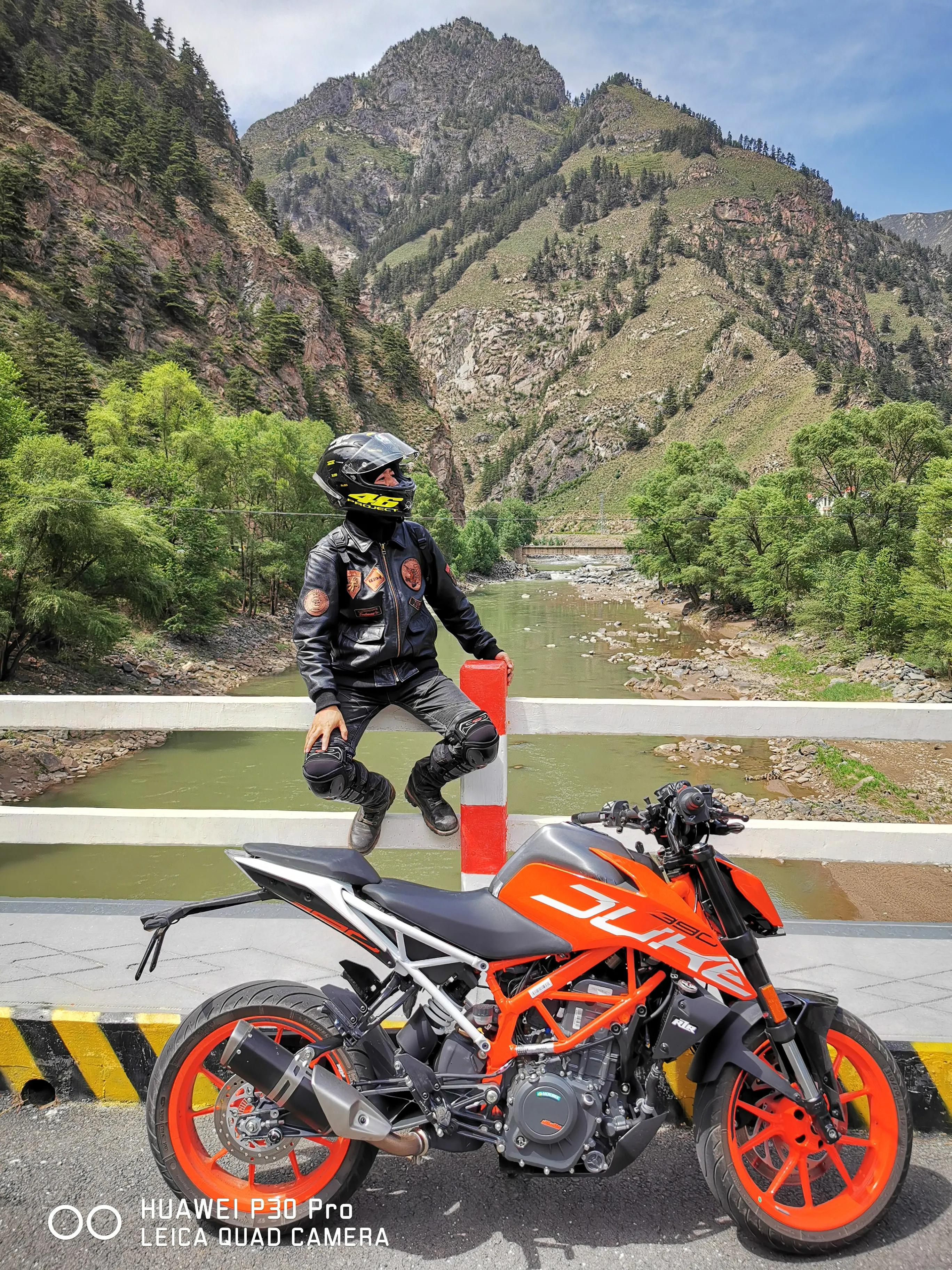 ktm390和杜卡迪795哪个值得购买,老款ktm杜克390值得入手吗