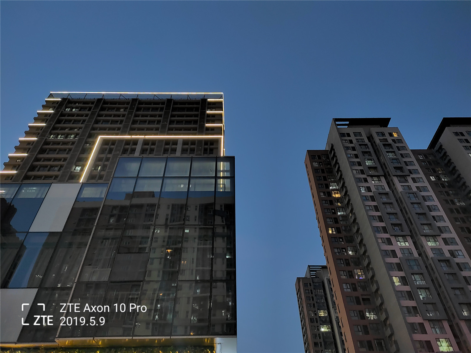 中兴axon30pro评测,中兴axon10pro