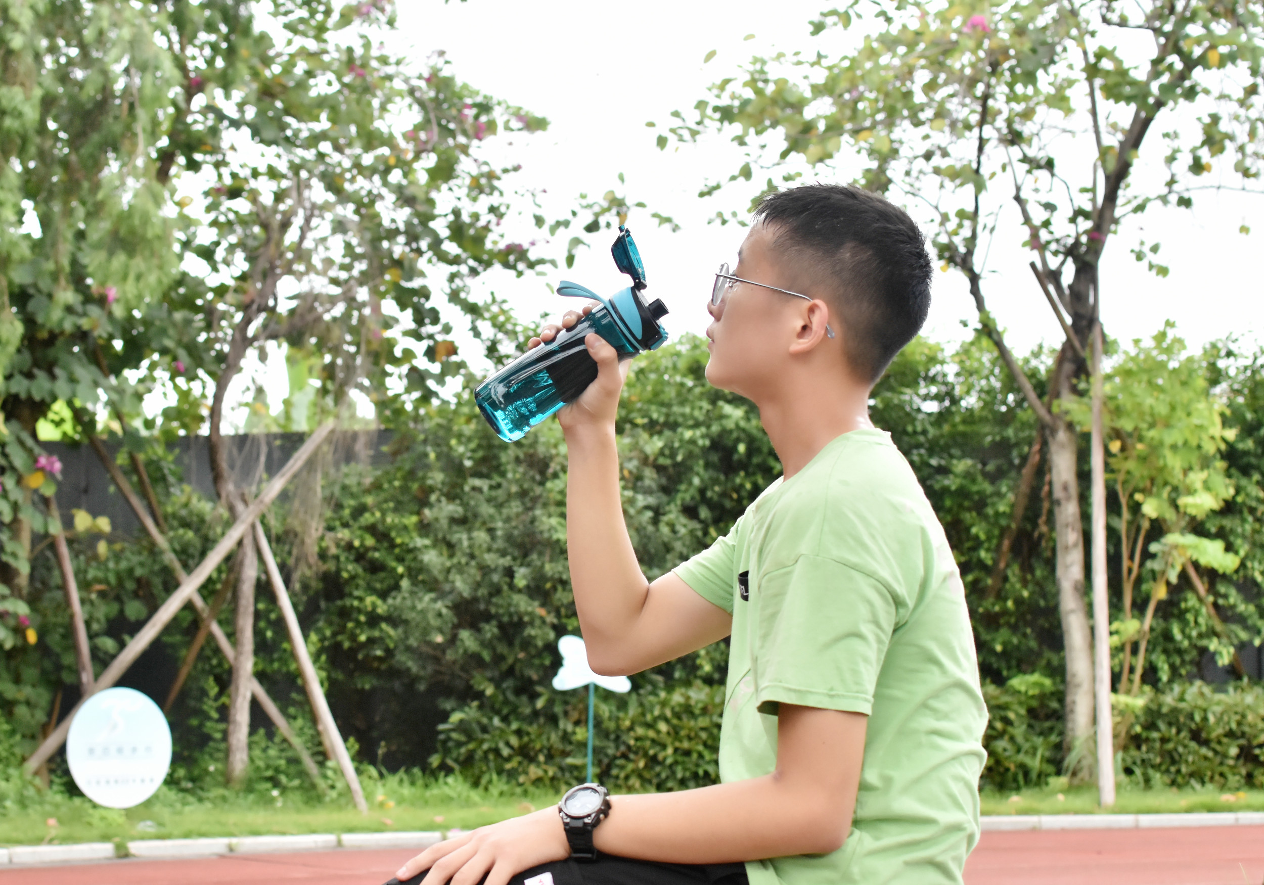 鏂藉瘑鐗归殢椋庣郴鍒楃洿楗澂,鏂藉瘑鐗归殢椋庣洿楗澂