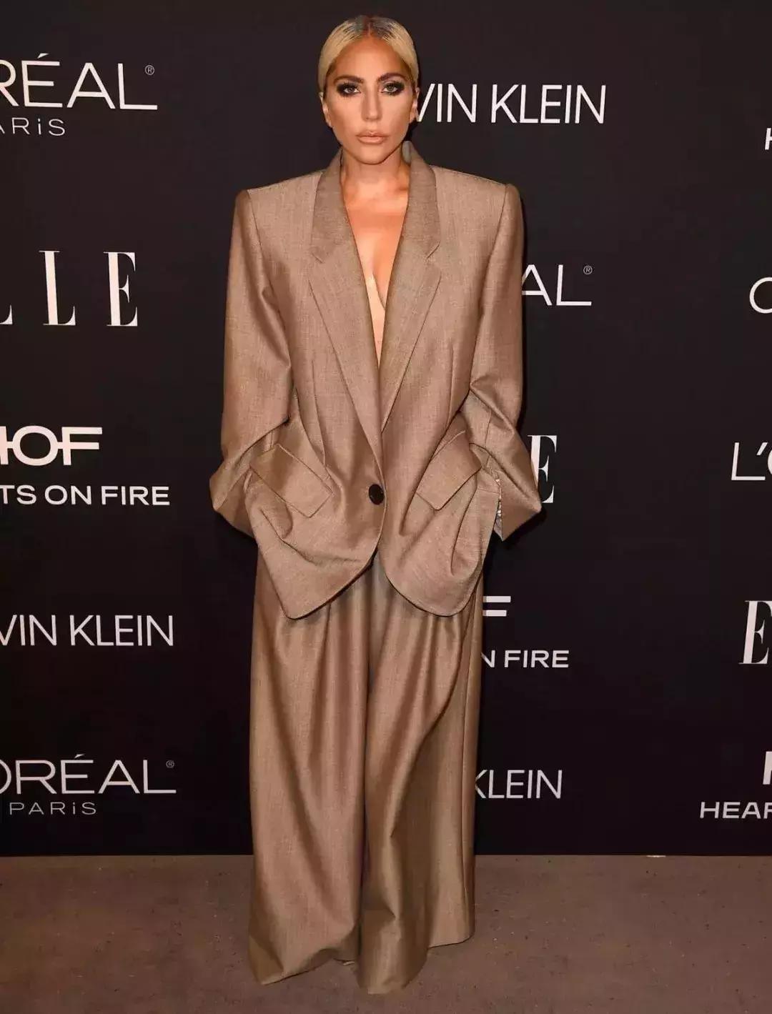 西装领子材质不一样,西装纽扣材质有什么讲究