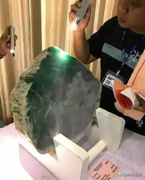 全国最贵翡翠原石,史上最贵的翡翠标王