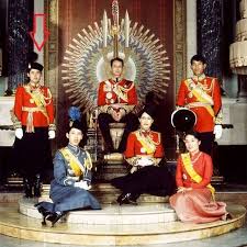 泰国68岁公主,泰国王后苏提达休闲装