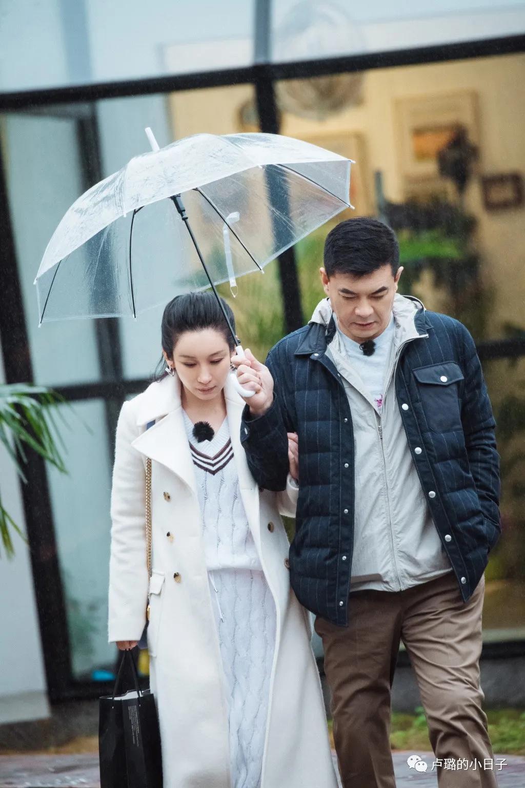 被秦海璐穿过的那些牌子，简直就是中年姐姐穿搭的模版