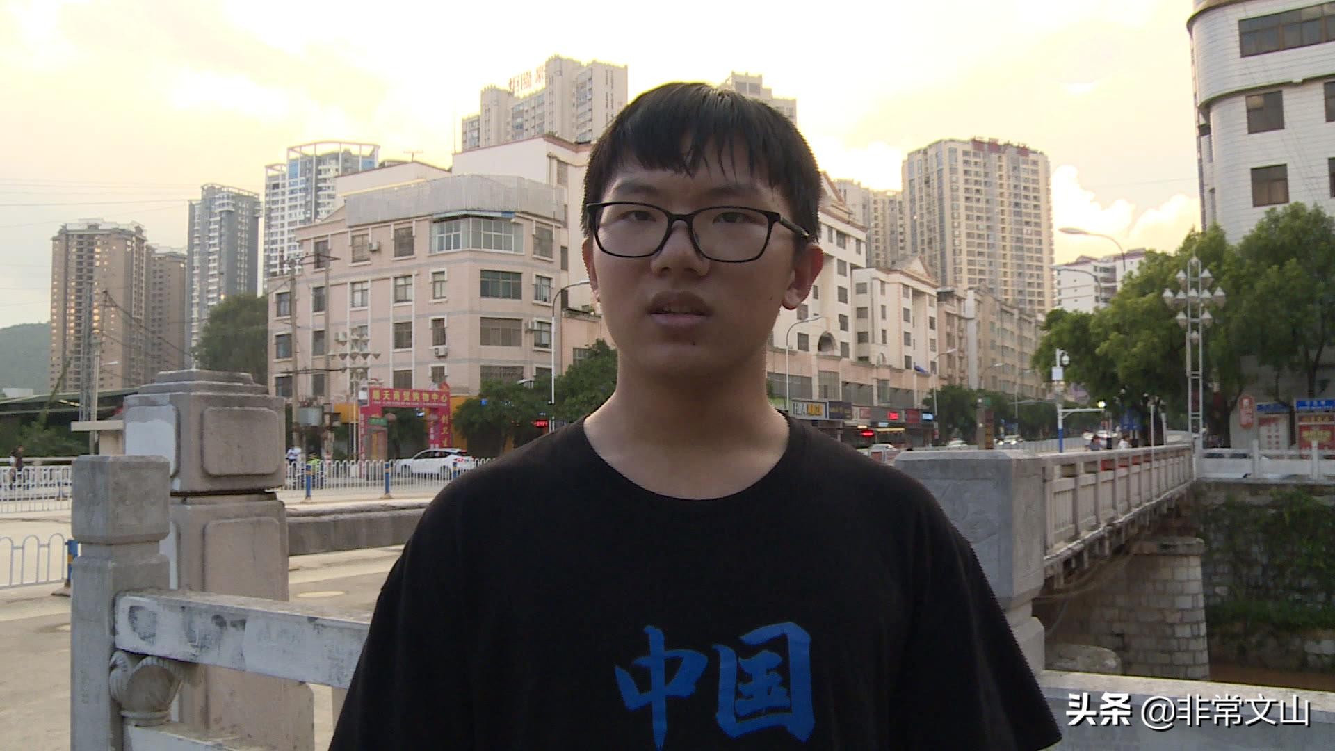 建设美丽宜居的生态环境,建设美丽公路打造生态文明风景线