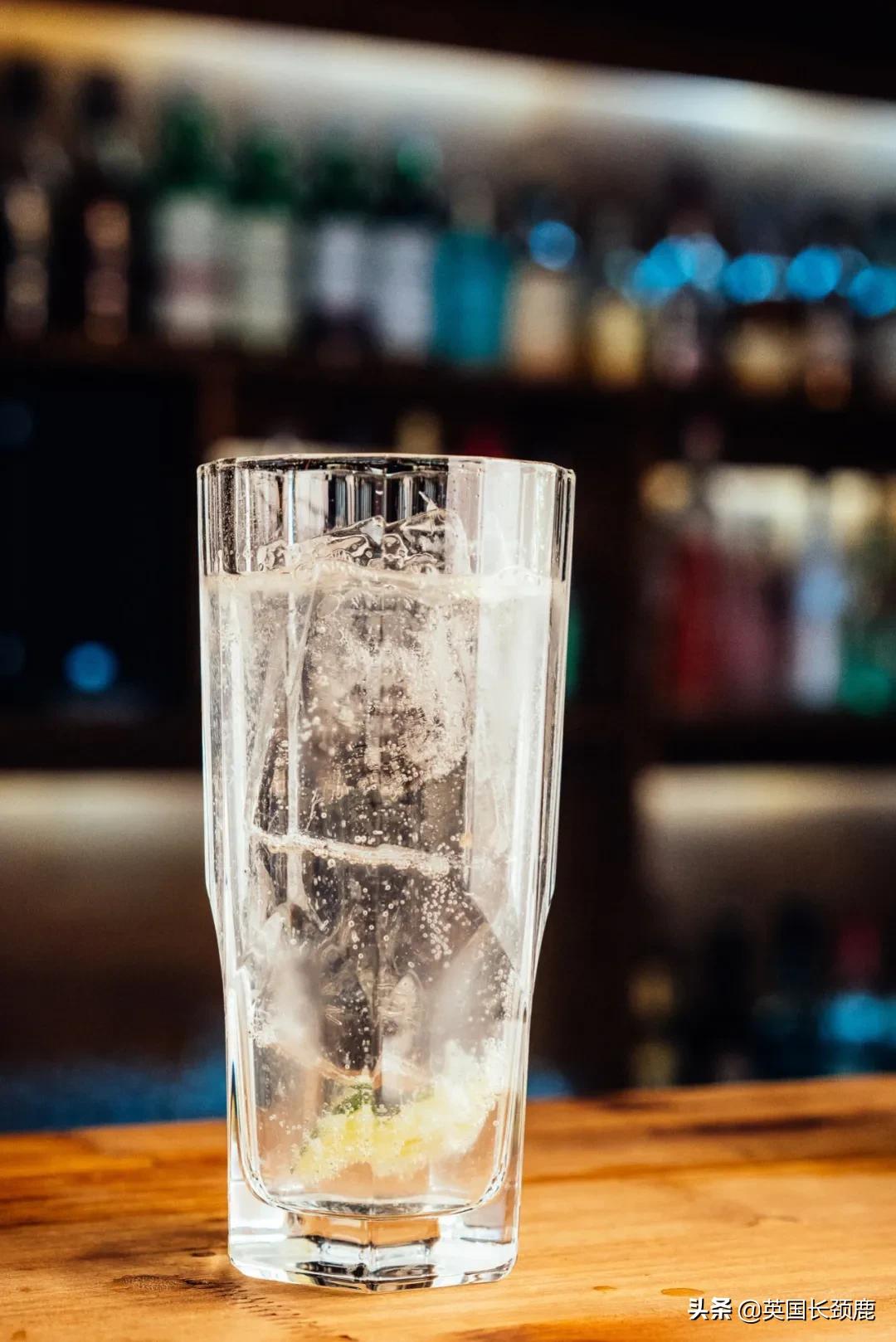 鸡尾酒调酒入门教程,鸡尾酒调酒基础知识入门和精通