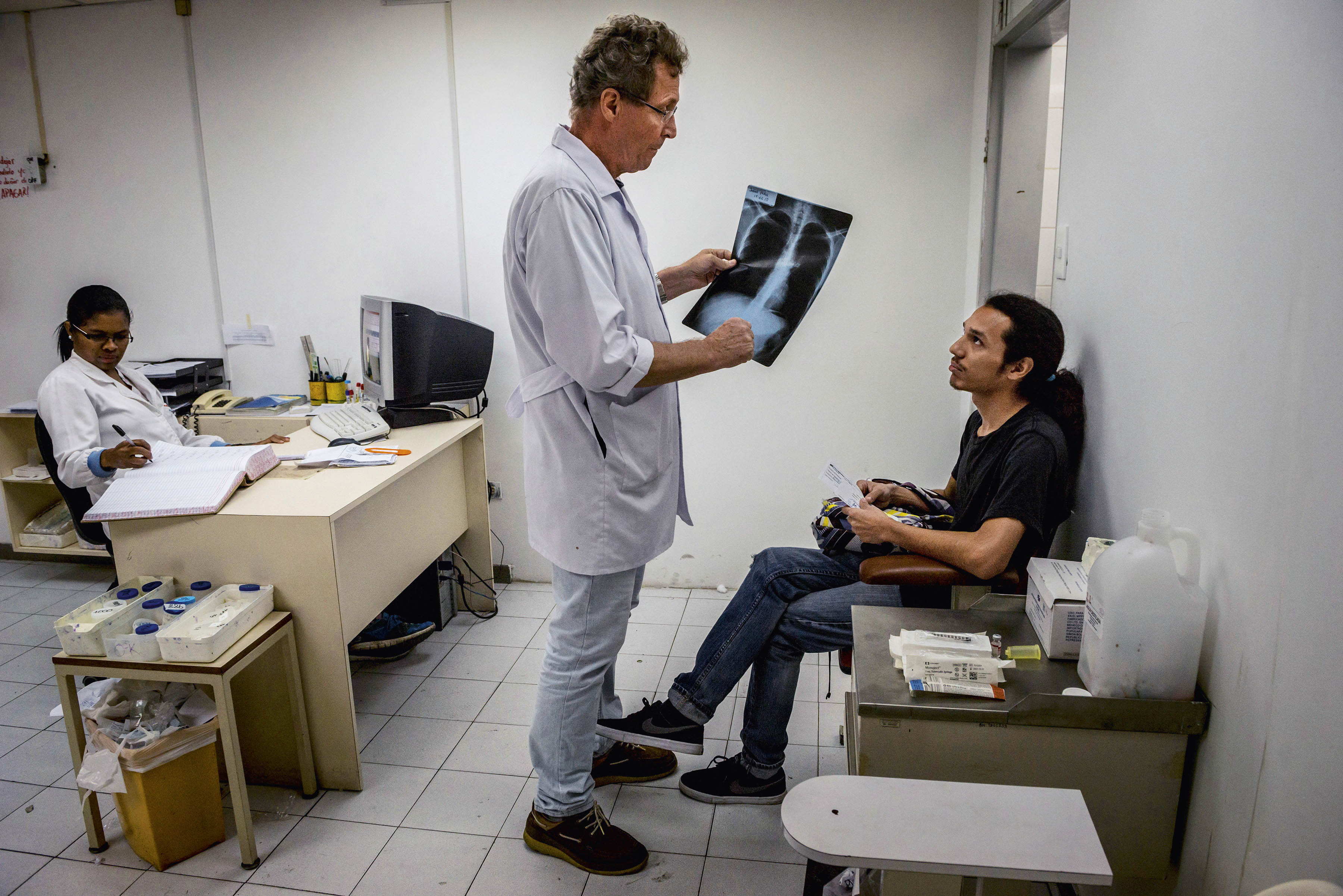 中国感染结核病菌人数达5.5亿，至少2700万会得结核病，传统一线药物基本失效，耐药性肺结核已成隐形瘟疫？