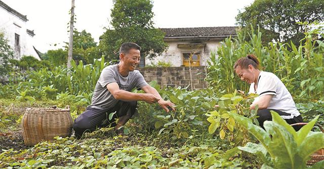“兵王”王忠心:妻子“笑话”只长胡子不长职位,退役后过得如何