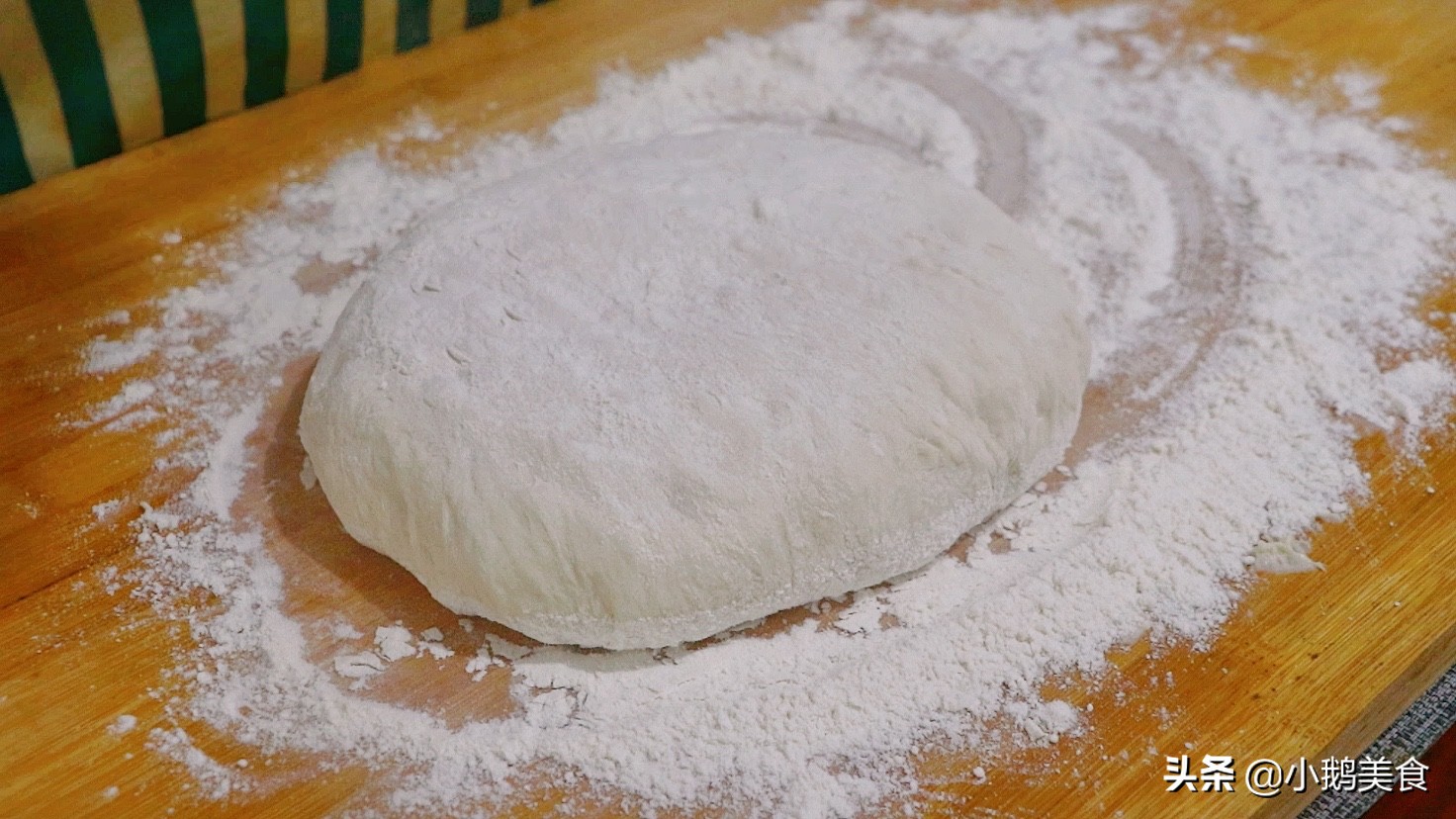 香酥五香烧饼的做法视频,烤箱做五香烧饼的制作方法和配料