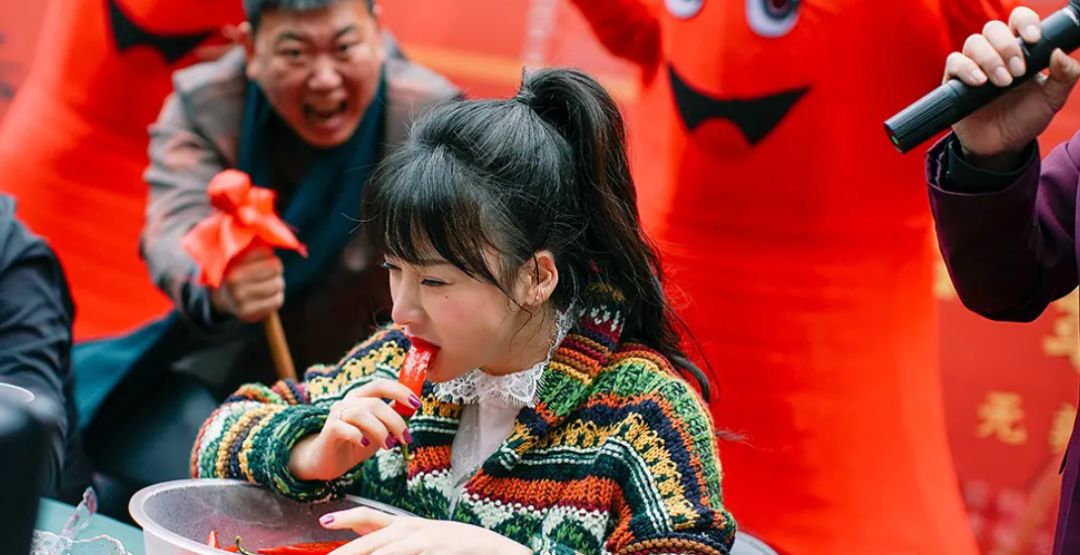 “借胸上位”的柳岩，还要被误会多久？