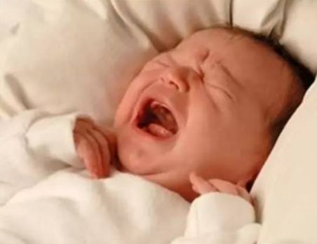 孩子黄昏闹怎么安抚,新生儿黄昏闹怎么安慰