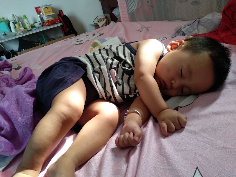 男孩脚出汗脚臭怎么办,脚容易出汗脚臭怎么办