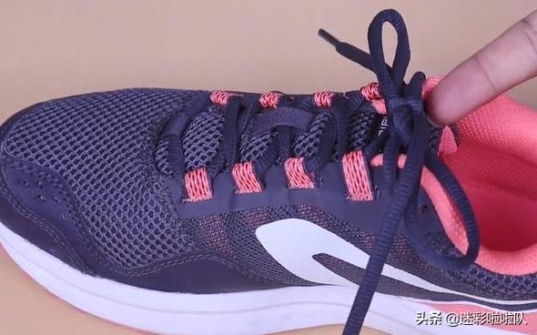 鞋带总是开怎样系鞋带教程,不易松脱的系鞋带方法