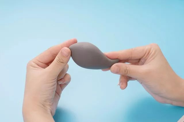 鲨鱼夹盘发教程,鲨鱼步教程新手入门