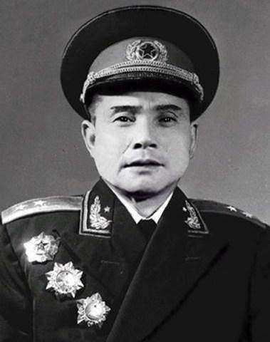 为了等一位特殊的人物,这位开国将军的葬礼推迟了五天