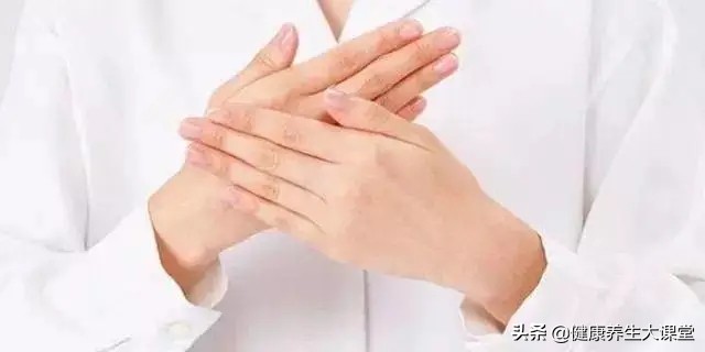 口干眼干皮肤干怎么调理,皮肤干喉咙干嘴唇干