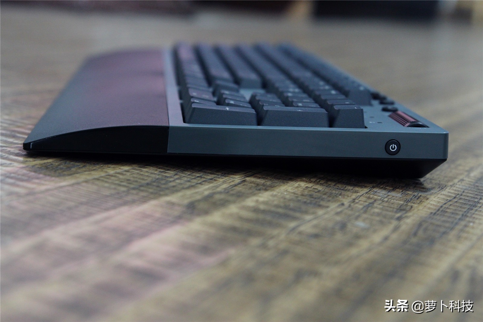 pc平板手机协同办公,平板适合的三模键盘