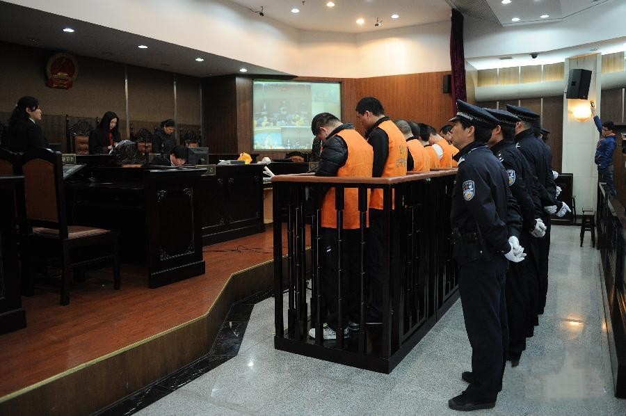 企业家68万买肾，手术中警方突袭，郑州5名医护人员犯组织出卖*体器人官**罪被判刑