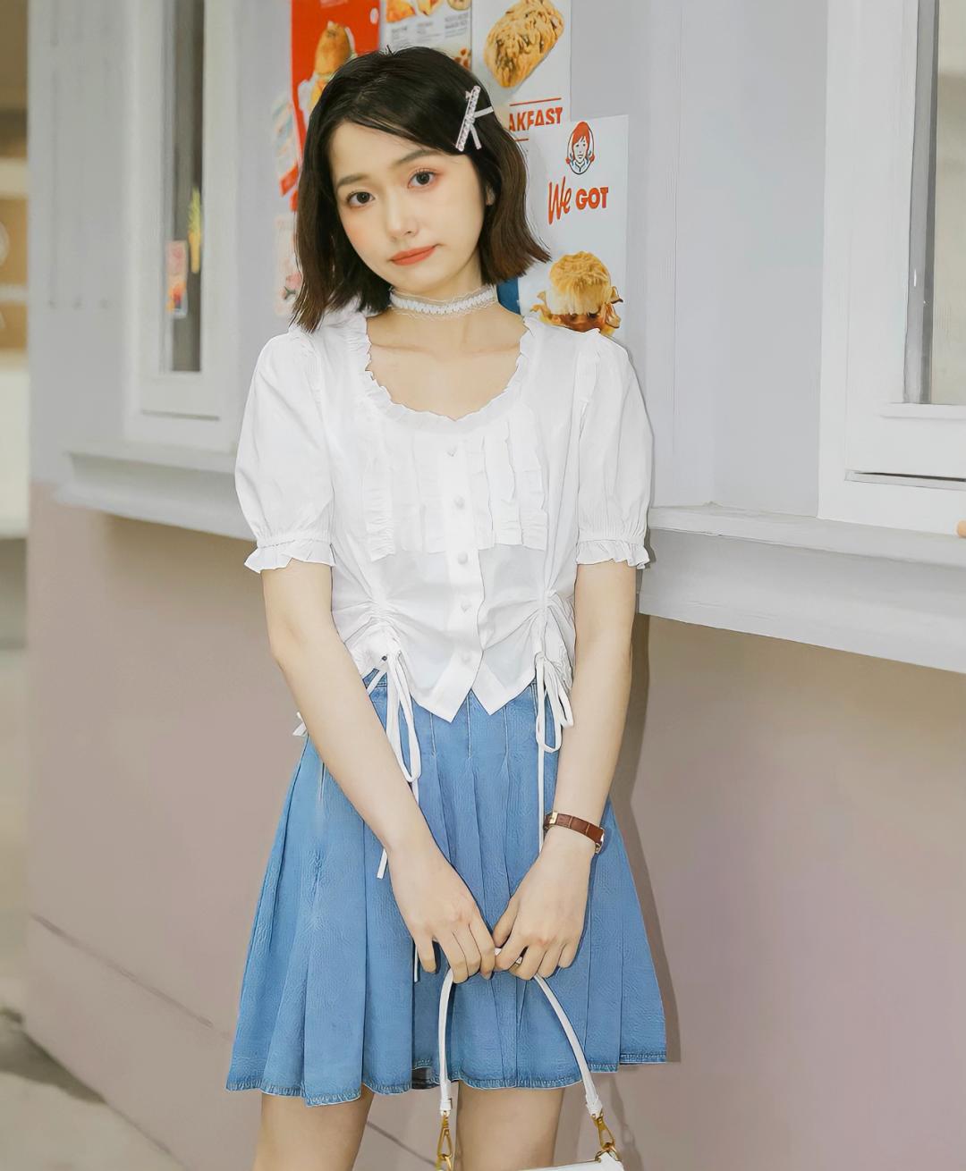 学生党适合在校服里穿的衬衫,适合学生党穿在校服里的衬衫