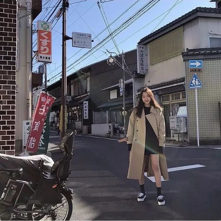 韩版风衣怎么穿最好看,这个春天的美丽穿搭