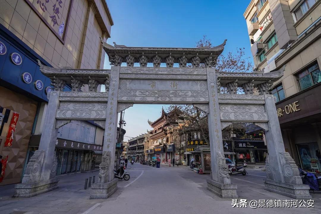 疫情之下纪实摄影,疫情镜头下的生活瞬间