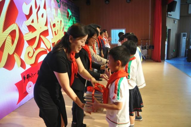 青岛市崂山区实验小学校长,青岛西海岸第三实验小学校长