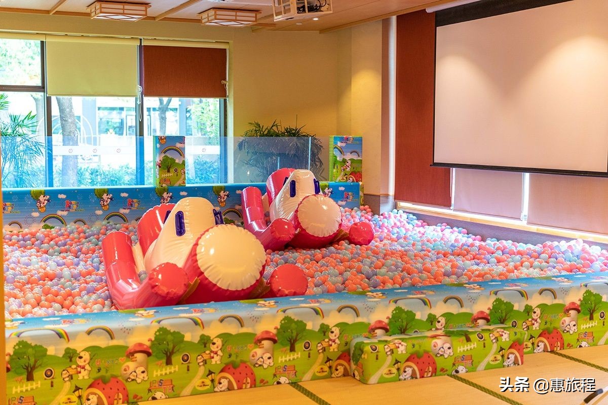 极乐汤儿童水上乐园川沙,极乐汤临港温泉馆儿童乐园