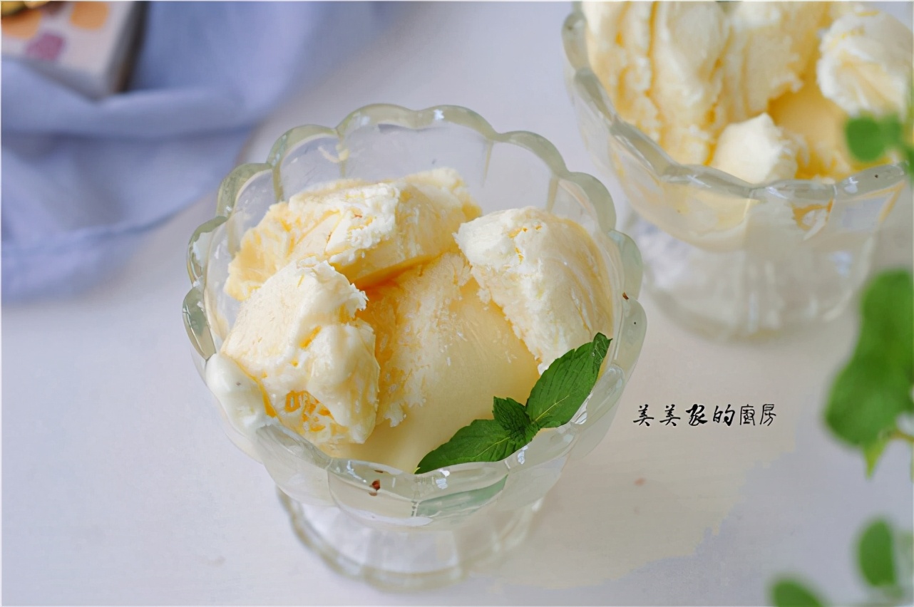怎么用牛奶做冰淇淋不用冰激凌粉,简单家庭自制冰淇淋加酸奶