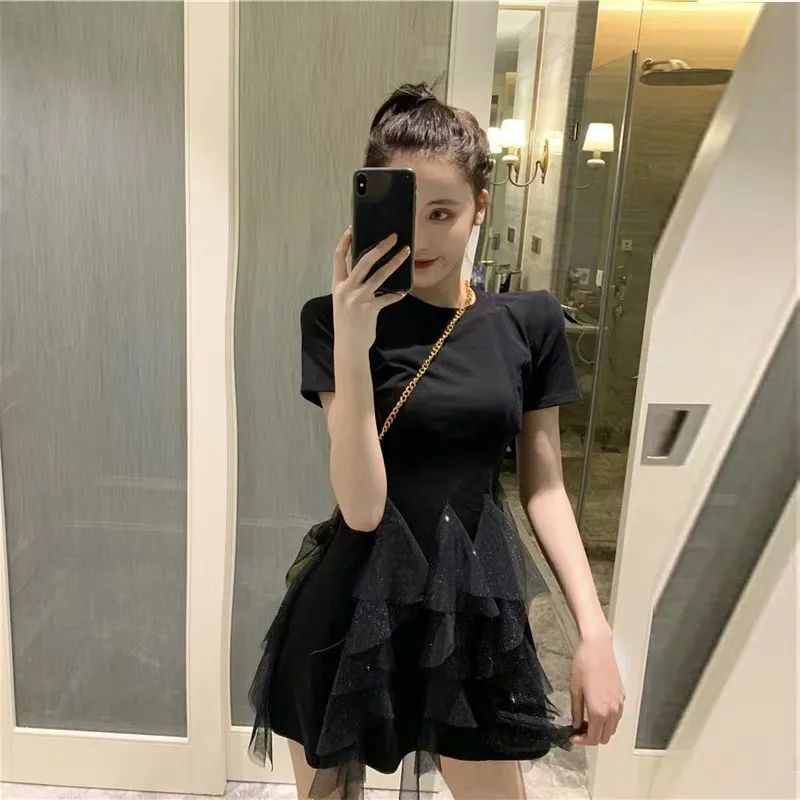 全是黑色衣服怎么穿出高级感,男黑色衣服的高级搭配