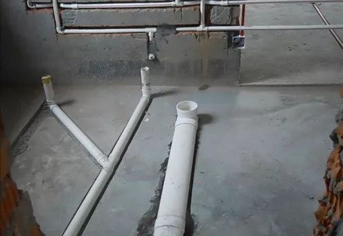 马桶移位后容易堵塞？老师傅分享：用这5个办法，不堵也不臭