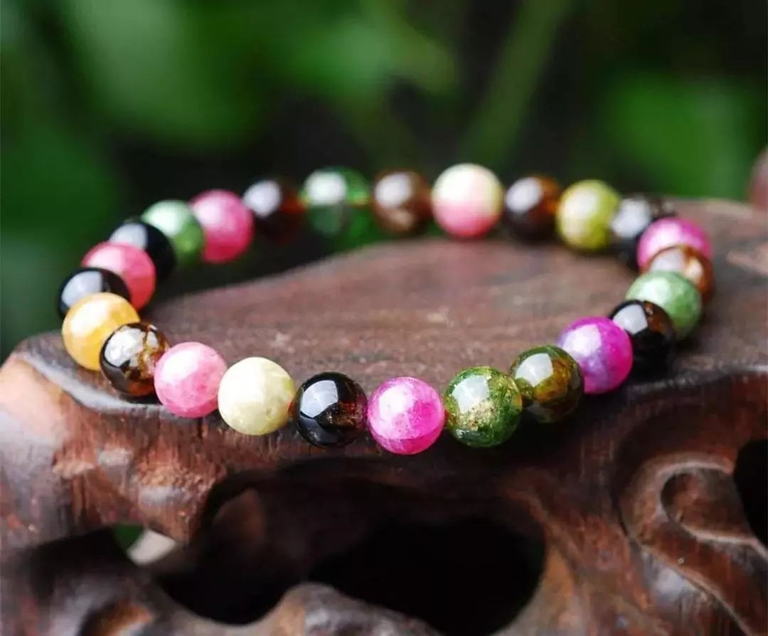 属马的适合戴什么生肖的手串,本命年戴什么生肖手串