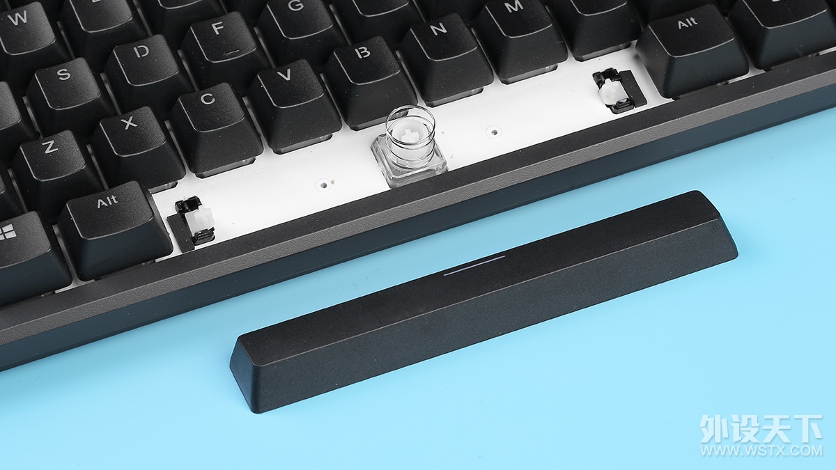 炫彩键盘和rgb键盘 (cherry键盘和静电容键盘哪个好)