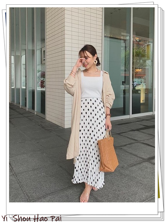 即将流行的法式波点裙,今年流行波点连衣裙吗