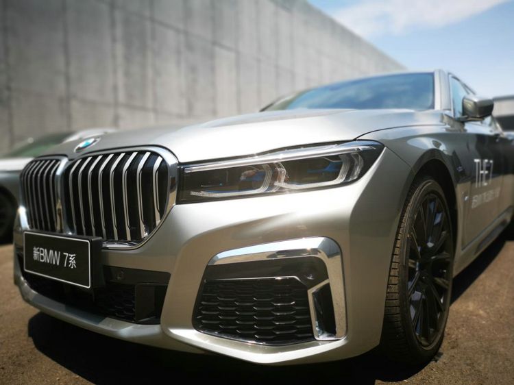 奔驰s级试驾难走的路,奔驰s级最恐怖的一款车