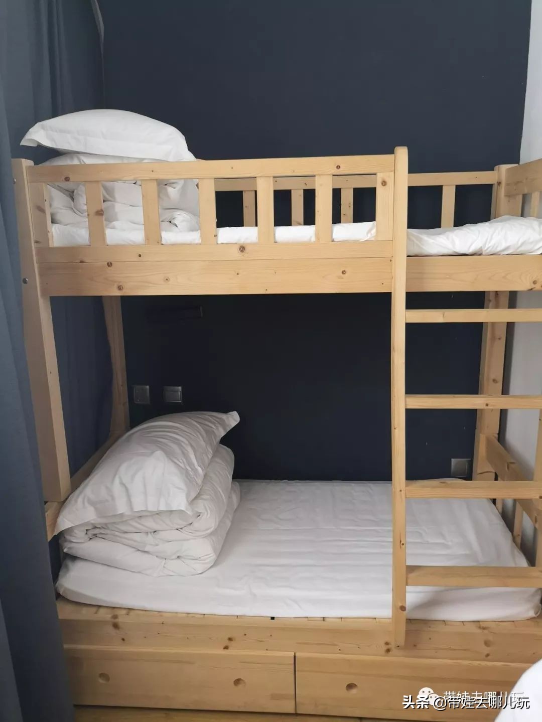 住别墅、滚草坪、躺在床上看电影，密云轻奢营地的花样玩法