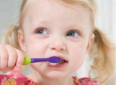 一口烂牙怎么彻底治好,六岁小孩一口牙全烂了